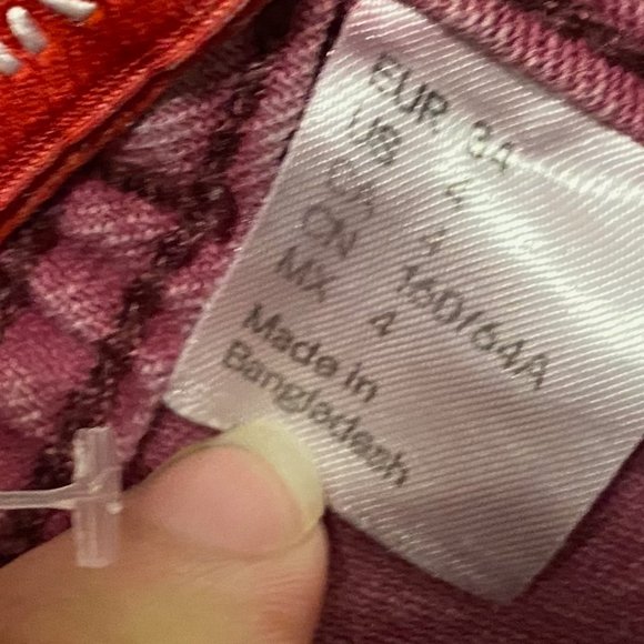 H&M Plum Purple Knit Ribbed Distressed Mini Short Shorts - Picture 4 of 4